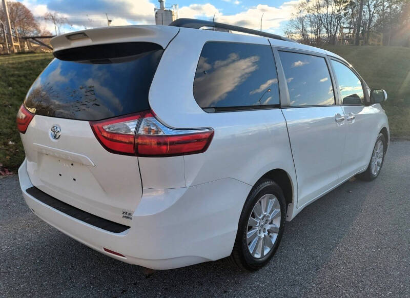 2015 Toyota Sienna XLE Premium 7-Passenger