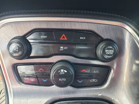 2015 Dodge Challenger SXT