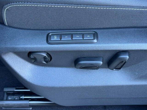 2026 Volkswagen Atlas Cross Sport SEL R-Line Black 4Motion