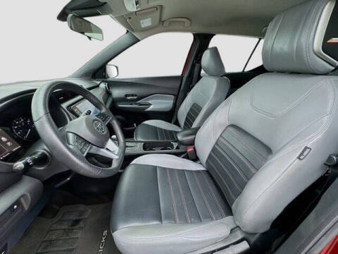 2022 Nissan Kicks SR