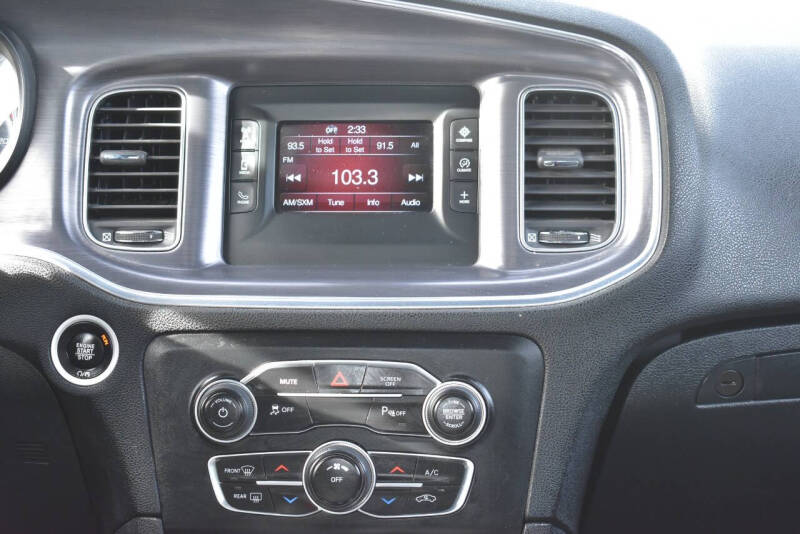 2017 Dodge Charger SE