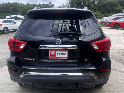 2017 Nissan Pathfinder SL