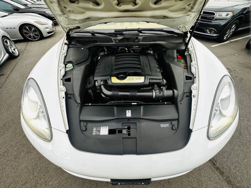 2014 Porsche Cayenne Platinum