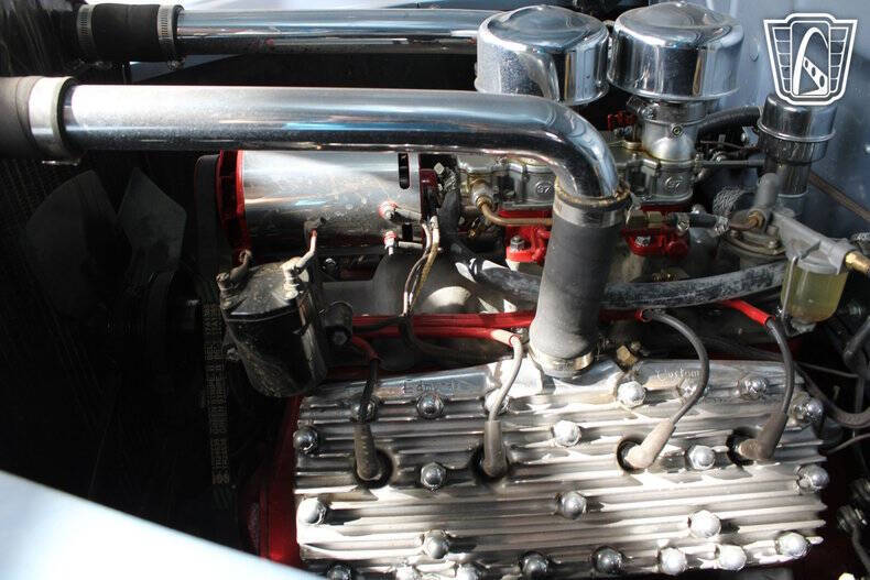 1947 Ford Super Deluxe