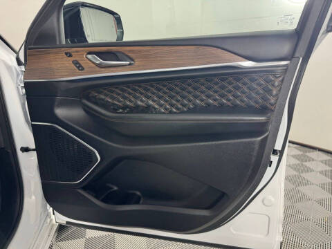 2025 Jeep Grand Cherokee Summit