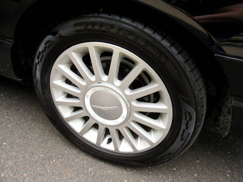 2002 Ford Thunderbird Deluxe