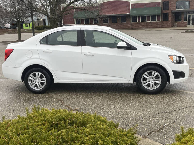 2016 Chevrolet Sonic LT Auto