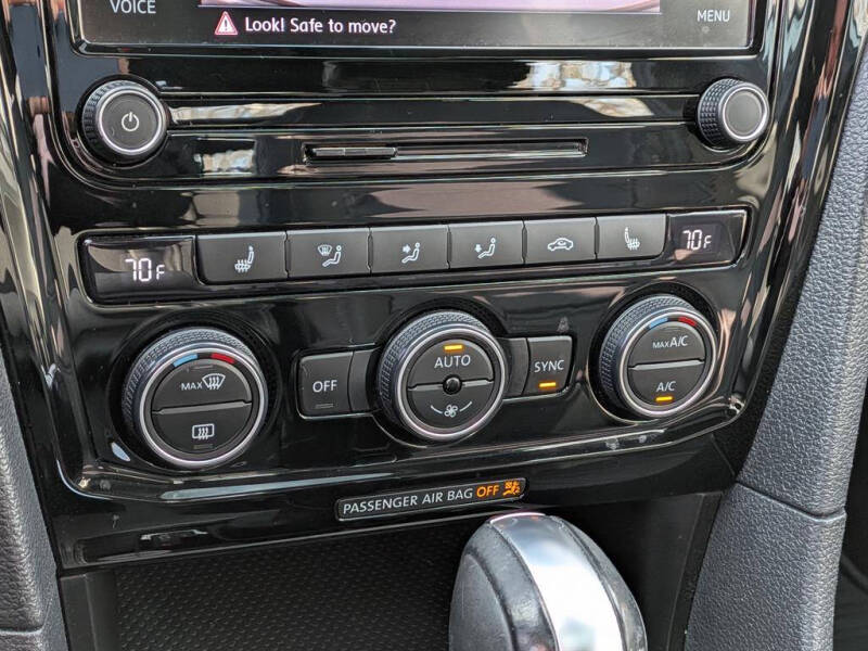 2021 Volkswagen Passat R-Line