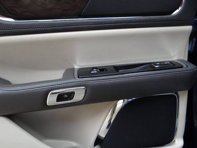 2017 Lincoln Continental Reserve