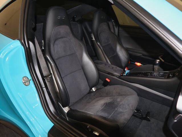 2019 Porsche 911 Carrera GTS