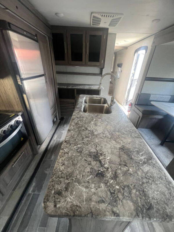 2022 Crossroads RV Zinger