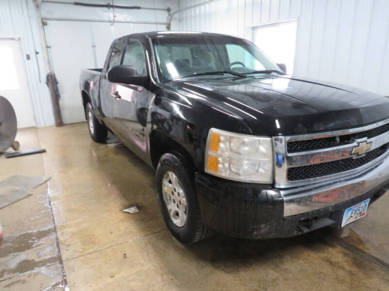 Used 2007 Chevrolet Silverado 1500 Work Truck with VIN 1GCEK19CX7Z623991 for sale in Pierre, SD