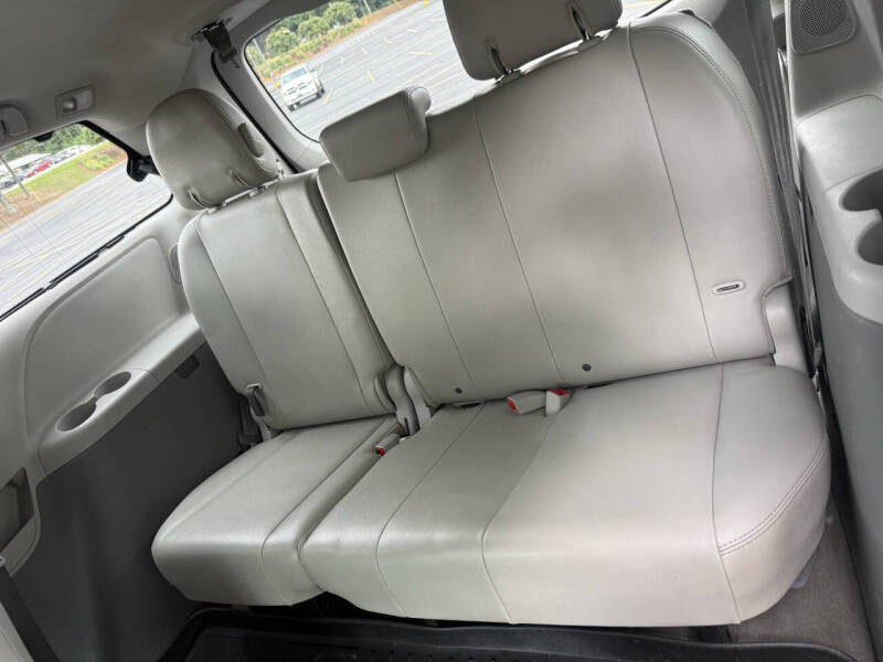 2011 Toyota Sienna XLE 8-Passenger