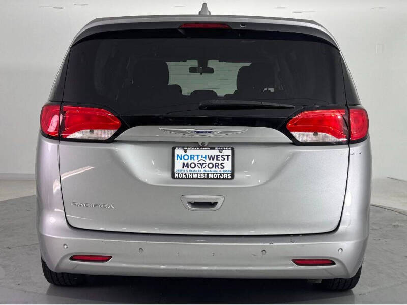 2019 Chrysler Pacifica LX