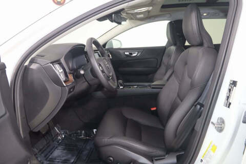 2024 Volvo V60 Cross Country B5 Plus