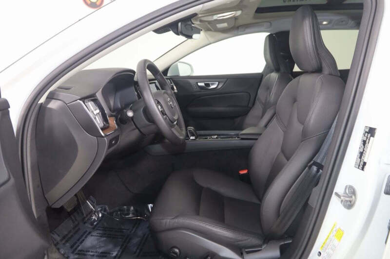 2024 Volvo V60 Cross Country B5 Plus