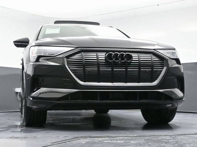 2019 Audi e-tron quattro Prestige