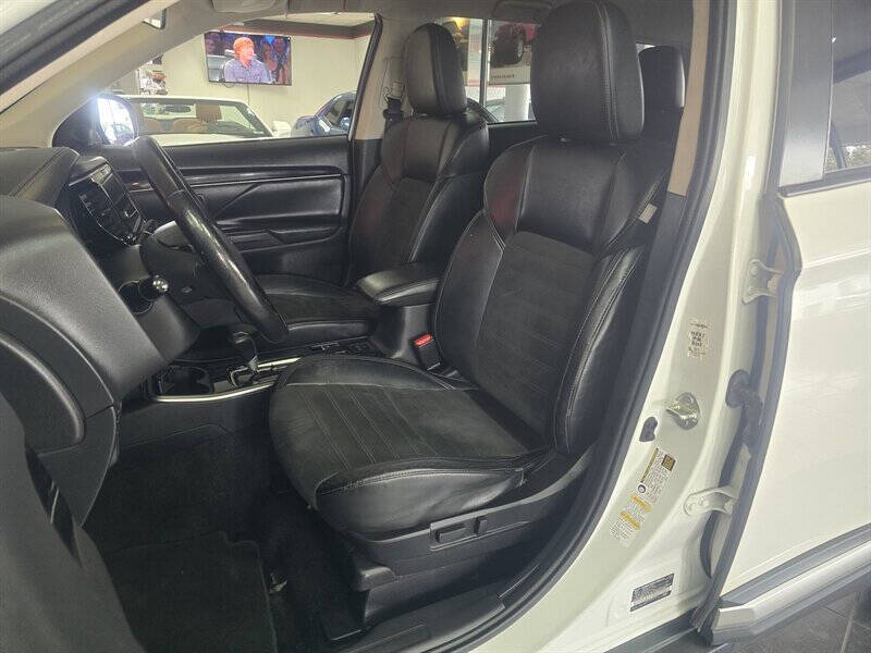 2019 Mitsubishi Outlander SE