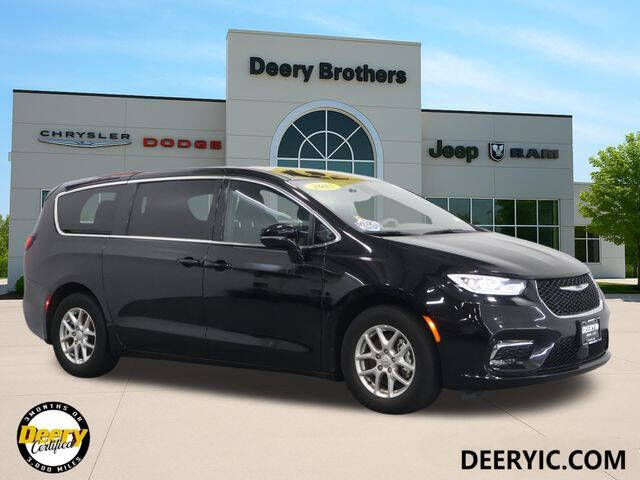 2025 Chrysler Pacifica Select