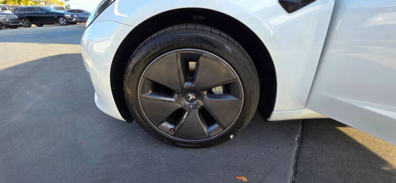 2021 Tesla Model 3 Standard Range Plus