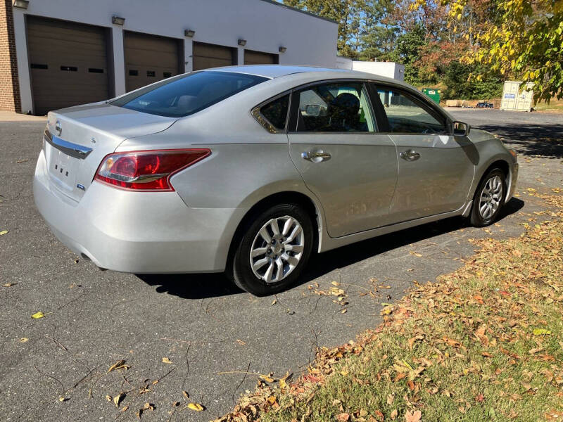 2013 Nissan Altima Sedan S photo 2