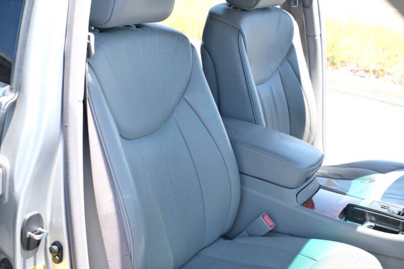 2004 Lexus LS 430