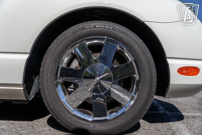 2002 Ford Thunderbird Deluxe