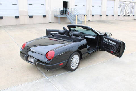 2004 Ford Thunderbird Deluxe