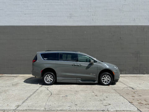 2022 Chrysler Pacifica Touring L