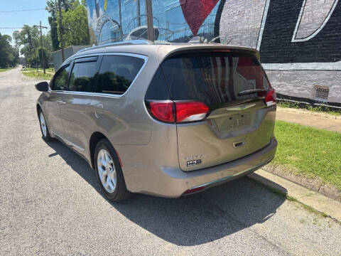 2018 Chrysler Pacifica Touring L Plus