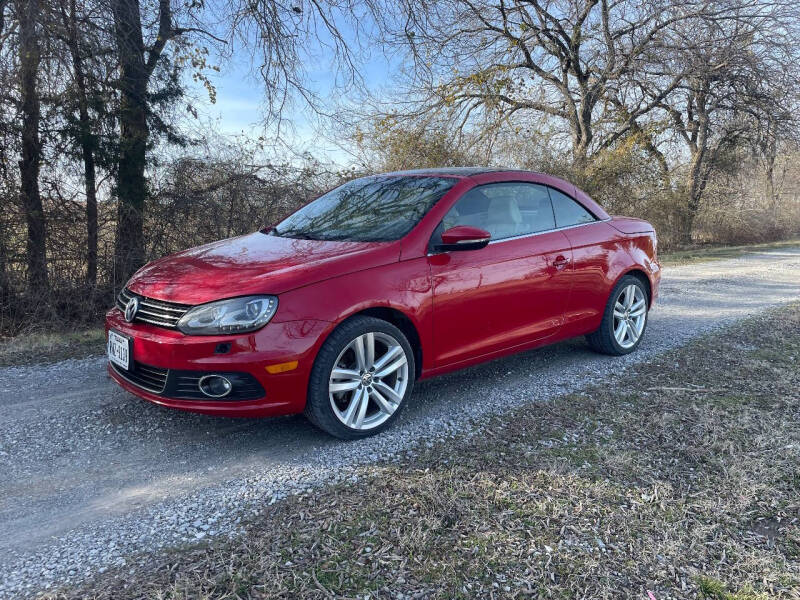 2014 Volkswagen Eos for sale at CAVENDER MOTORS in Van Alstyne TX