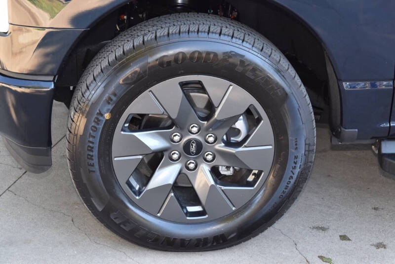 2023 Ford F-150 Lightning Lariat