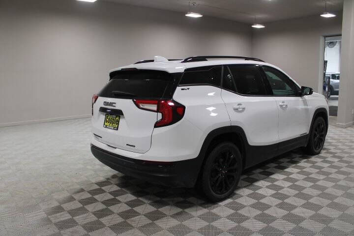 2022 GMC Terrain SLT