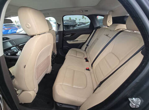 2017 Jaguar F-PACE 35t Prestige