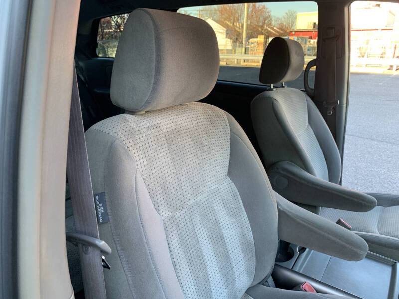 2007 Toyota Sienna LE 7-Passenger