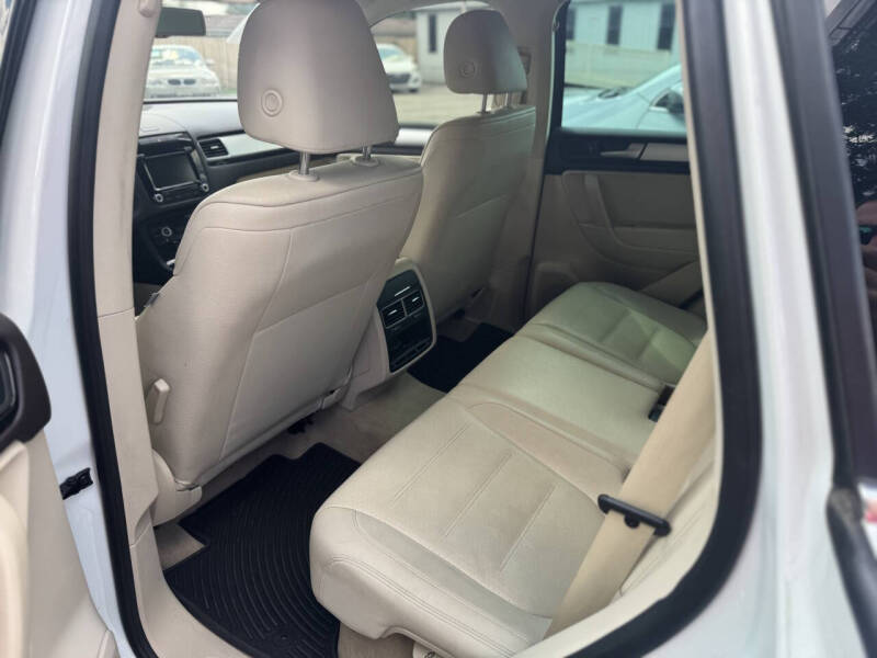 2014 Volkswagen Touareg V6 Lux