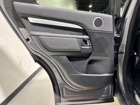 2020 Land Rover Discovery Landmark Edition