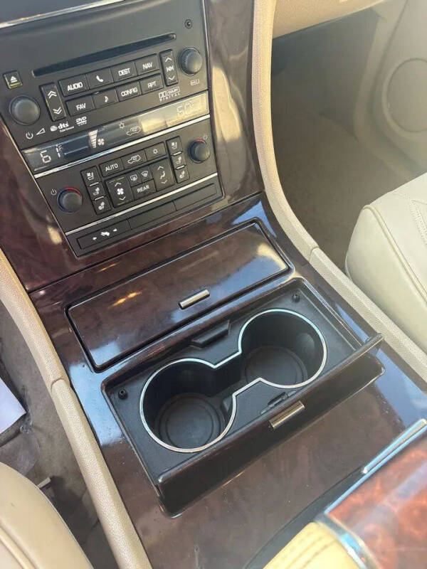 2011 Cadillac Escalade Luxury