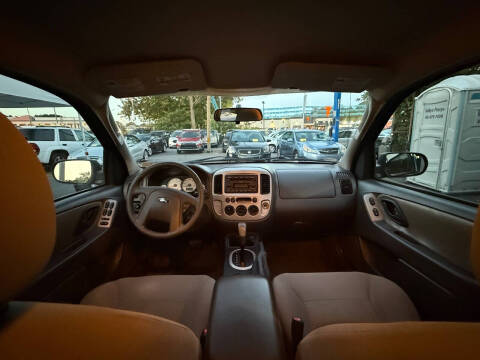 2005 Ford Escape XLT