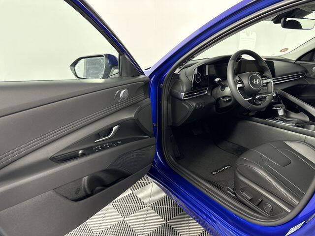 2025 Hyundai Elantra Hybrid Limited