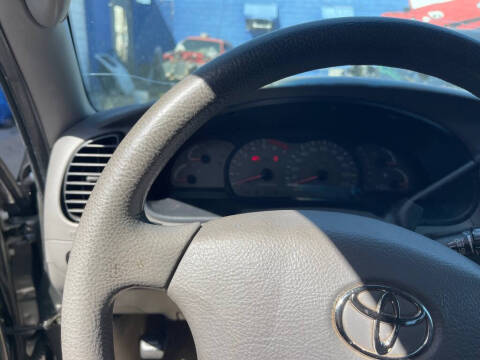 2003 Toyota Sequoia SR5