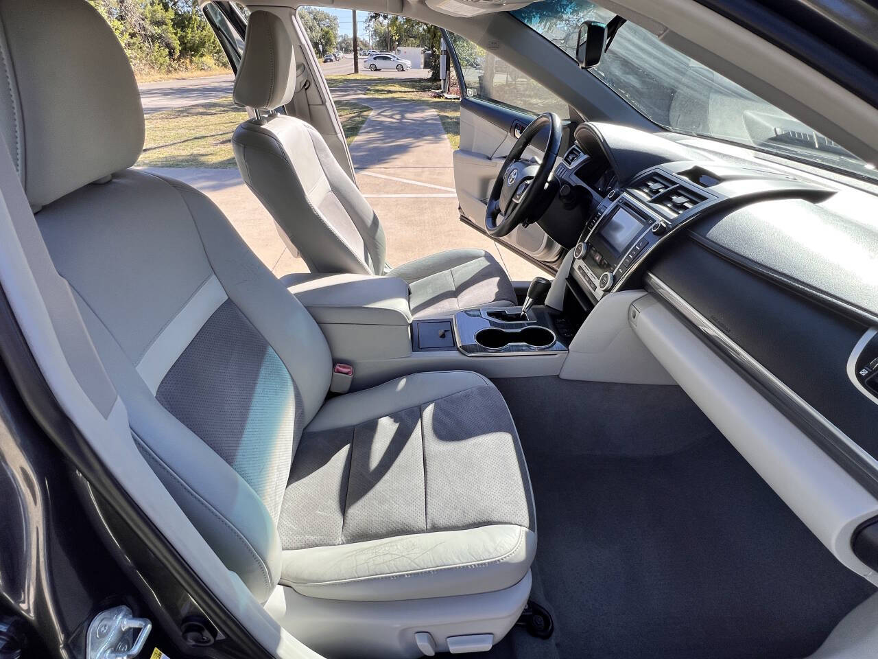 Used Car 2013 Toyota Camry Hybrid  Le 4dr Sedan For Sale Under $12,000 In Austin, Texas