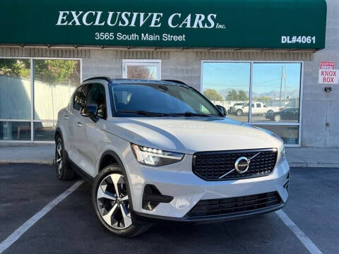 2024 Volvo XC40 B5 Core Dark Theme