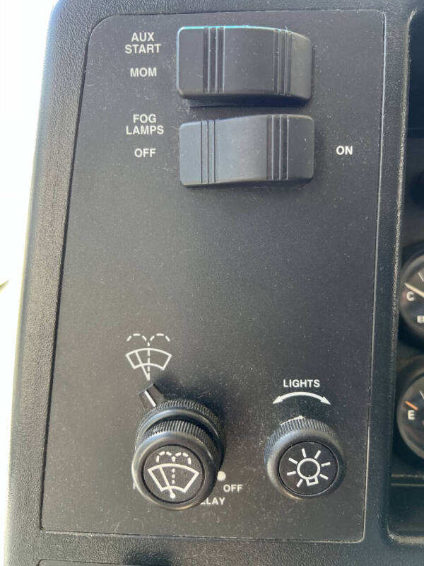 2001 Winnebago Journey 36L