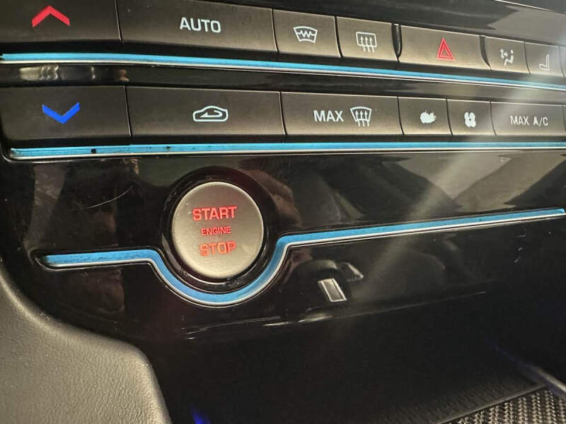 2020 Jaguar F-PACE SVR