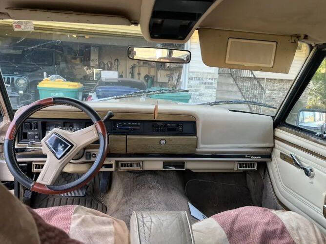 1989 Jeep Grand Wagoneer