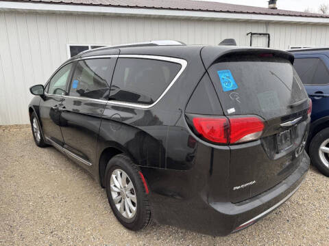 2019 Chrysler Pacifica for sale at B & B Auto Sales in Brookings SD
