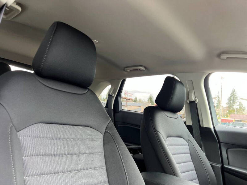 2024 Ford Edge SE