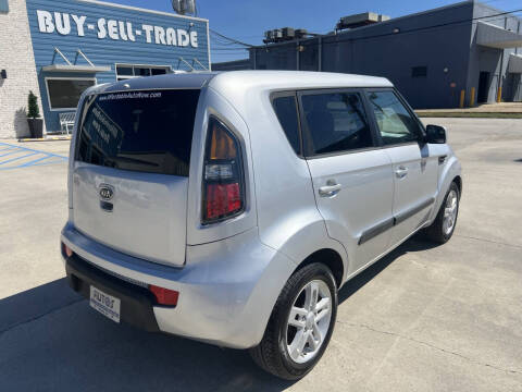 2011 Kia Soul +