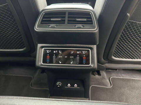 2024 Audi Q8 e-tron quattro Premium Plus